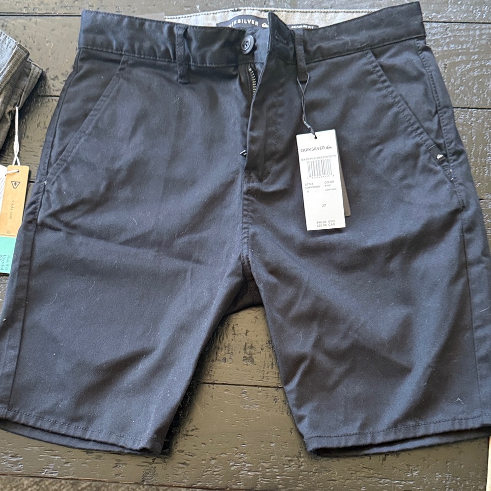 Quiksilver Men's Black Flat Front Shorts sz 27